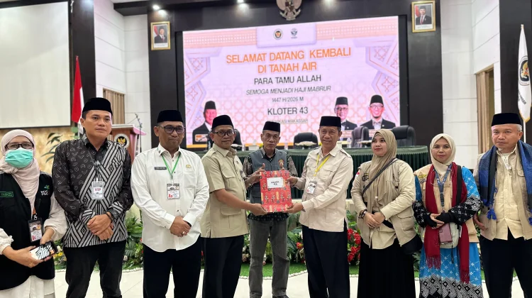 Kloter UPG 43 Tutup Pelayanan Haji 2026, Menhaj Perkuat Layanan Haji ke Depan