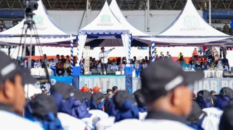 Pesan Tegas Andi Sudirman di Porsenijar PGRI: Kesejahteraan Guru Harus Naik