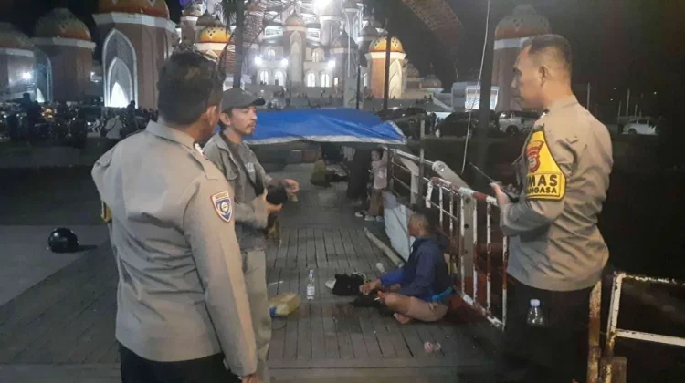 Personil Polsek Tamalate Evakuasi Bocah Tenggelam di Legolego