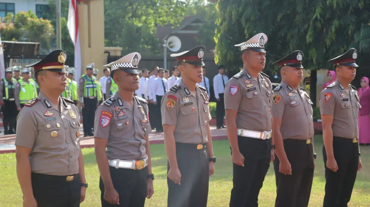Polres Maros Gelar Korps Raport, 66 Personel Raih Kenaikan Pangkat