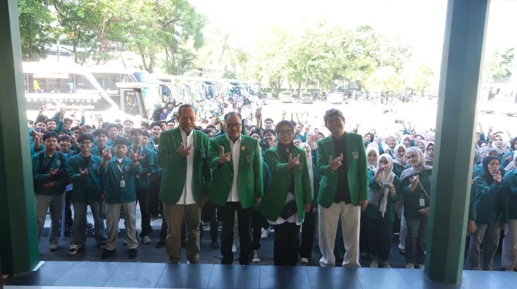 UMI Makassar Lepas 393 Mahasiswa KKN