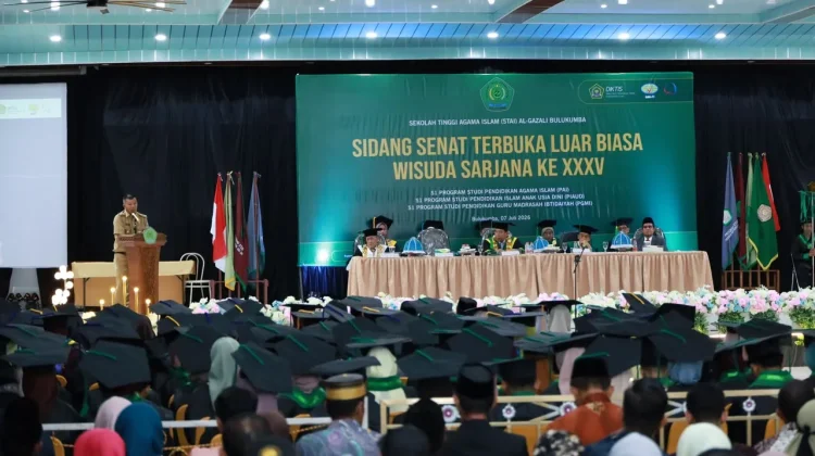 Bupati Bulukumba: Wisudawan STIA Al Gazali Harus Lebih Kreatif dan Inovatif