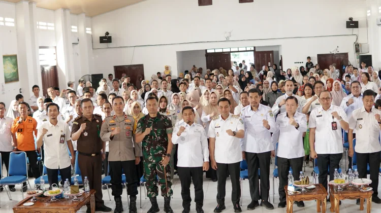 Pemkot Parepare Salurkan Seragam Sekolah Gratis