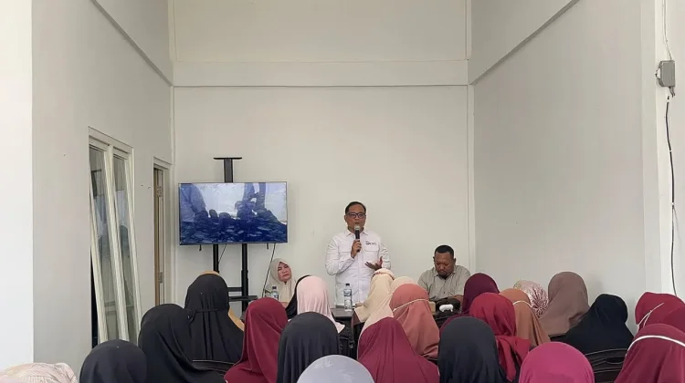 OJK Sulselbar Perkuat Literasi Keuangan Keluarga Nelayan di Sinjai