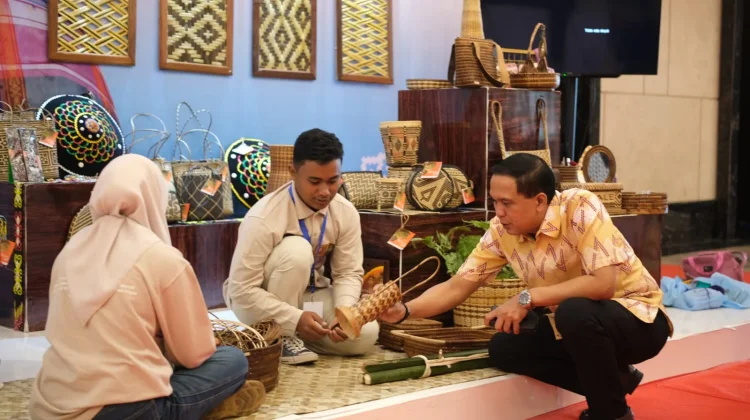 Dukungan PT Vale Buka Pasar Kerajinan di Ajang Dekranas