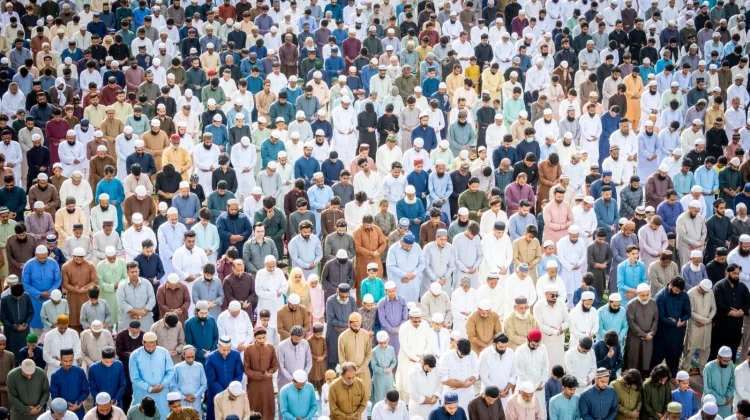 Salat Berjamaah Perkuat Ukhuwah, MUI Bahas Syarat Imam