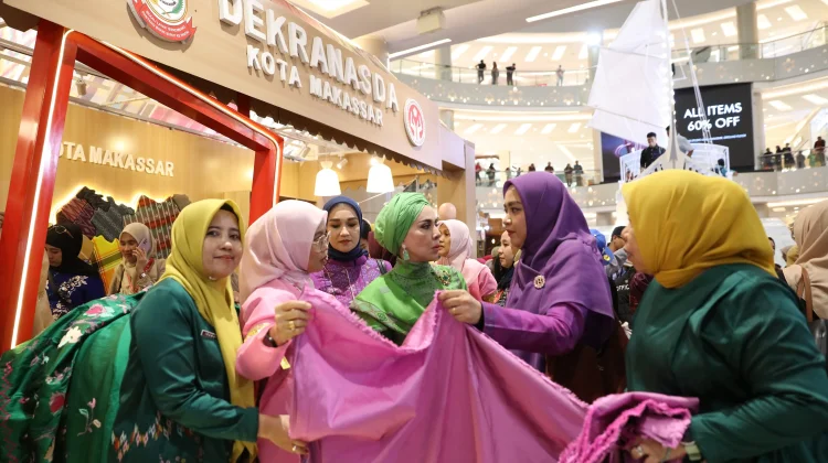 Produk UMKM Binaan Dekranasda Makassar Laris Manis