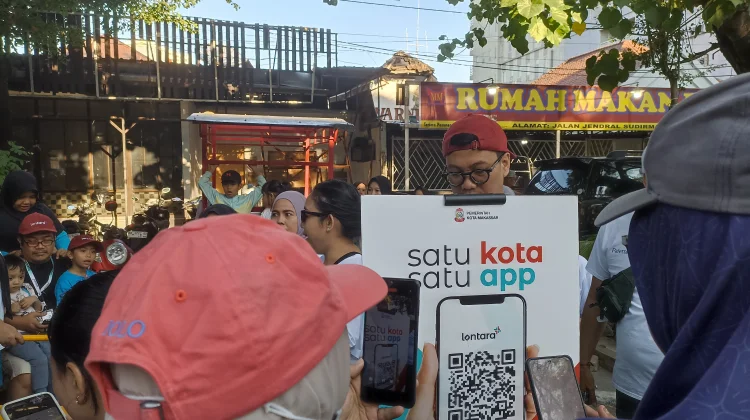 Perkenalkan Aplikasi Lontara, Ratusan Merchandise Ludes Diburu Warga