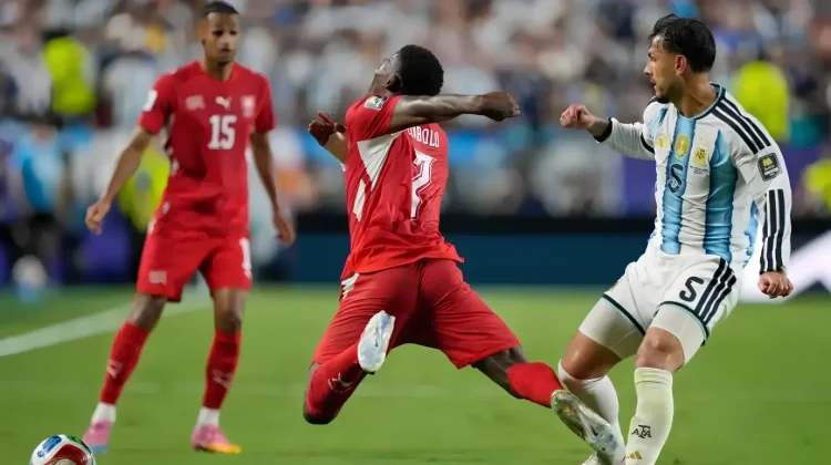 Aturan Diving dalam Sepak Bola, Begini Hukumannya Menurut IFAB