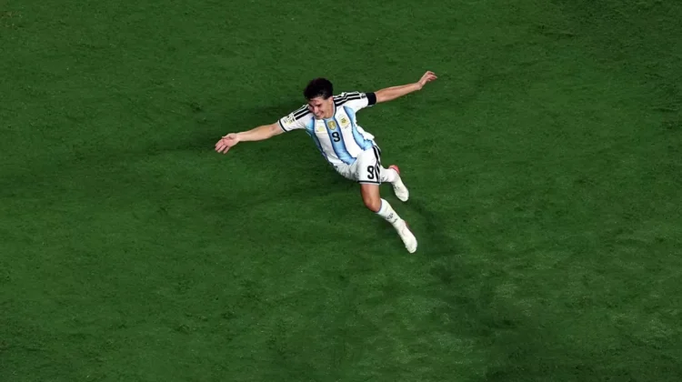 Respon Presiden Barcelona Terkait Transfer Julián Alvarez