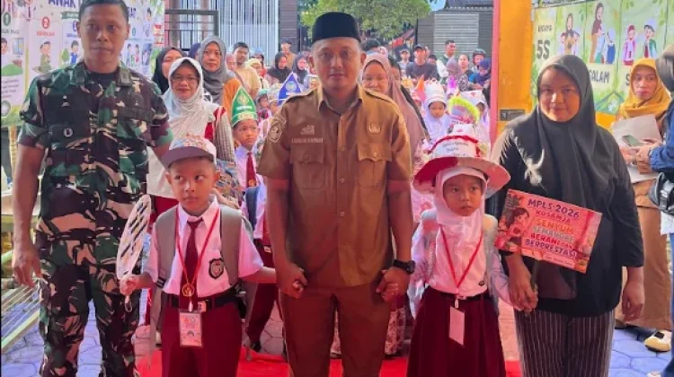MPLS Unik, Karpet Merah Sambut Siswa Baru SDN Komplek Sambung Jawa