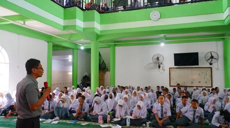 Dorong Kesadaran Hukum sejak Dini, Kemenkum Gelar Penyuluhan di SMAN 2 Makassar