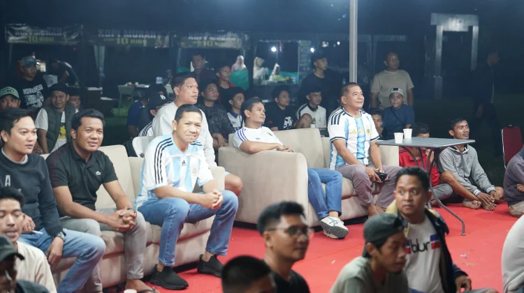 Kodam XIV/Hasnauddin Hibur Warga Makassar dengan Nobar Piala Dunia
