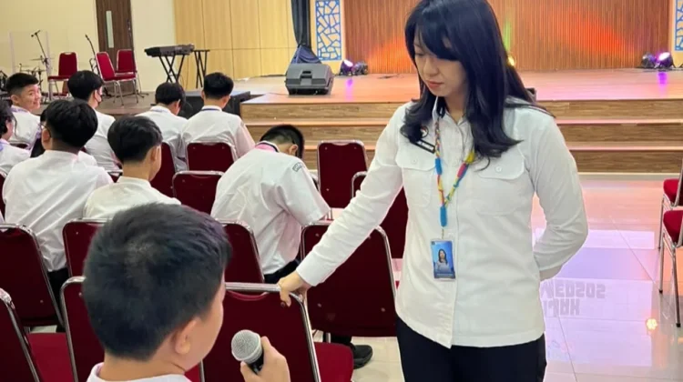 Kemenkum Sulsel Bekali Siswa SMA Zion Makassar Literasi Hukum dan Etika Bermedsos