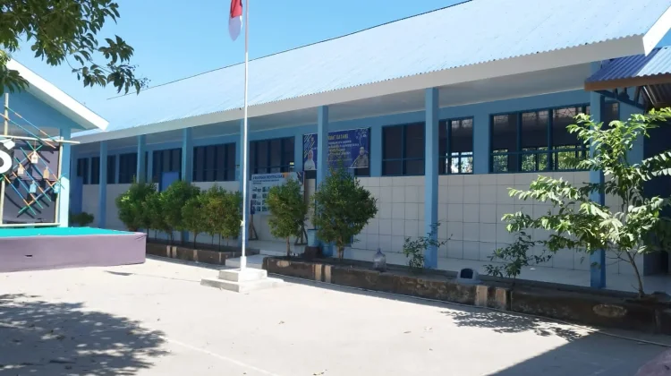 Krisis Guru di Sekolah Kepulauan, Satu Guru di SMPN 38 Makassar Mengajar Tiga Mapel