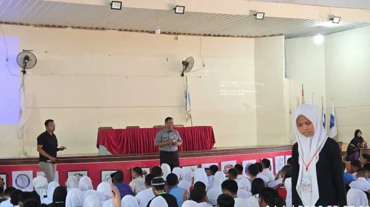 Kemenkum Sulsel Bekali Siswa SMK Negeri 2 Makassar Bijak Bermedia Sosial