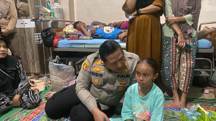 Kapolres Selayar Jenguk Lima Korban KLM Nurul Salsa, Pastikan Pengobatan Gratis