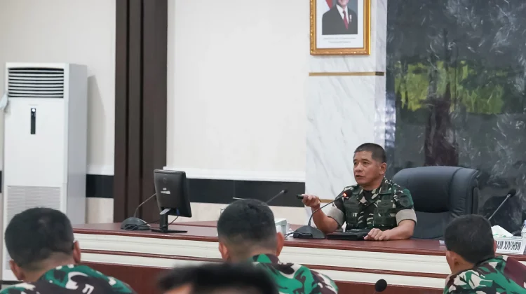 Pangdam XIV/Hasanuddin Terima Paparan Latihan Menembak dan Kebencanaan