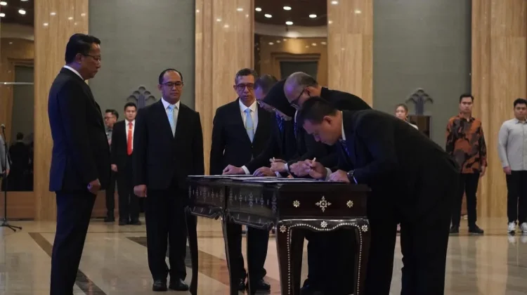 Supratman Andi Agtas Lantik Pejabat Strategis Kementerian Hukum