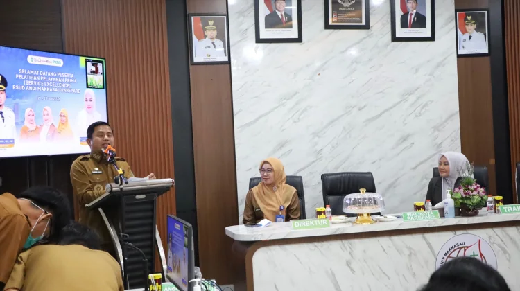 Tasming Hamid Dorong Penerapan Service Excellent di RSUD Andi Makkasau