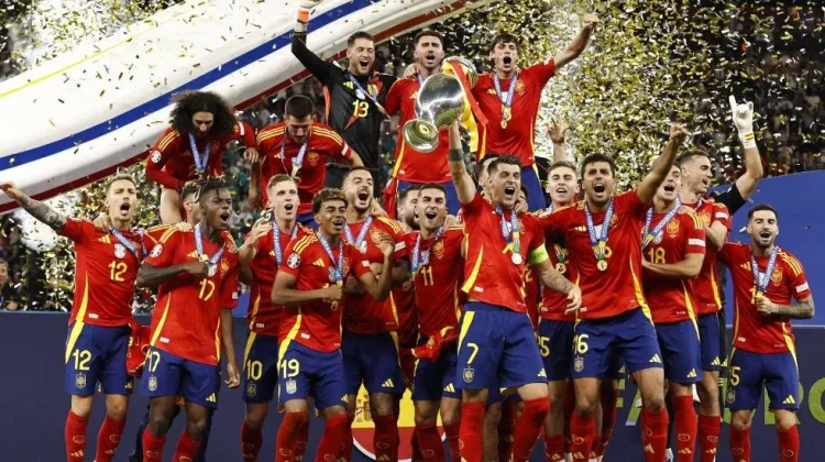 Spanyol Bangun Dominasi Sepak Bola Dunia Melalui Filosofi Bermain Kolektif