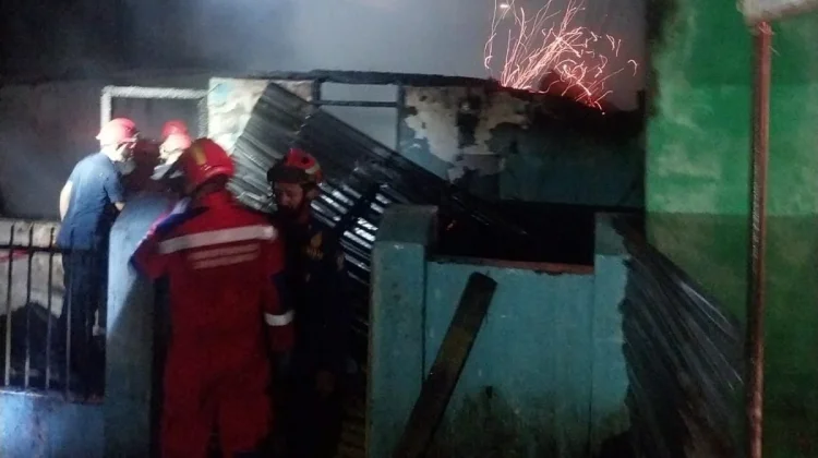 Dua Orang Meninggal dalam Kebakaran Rumah di Jalan Tanjung Alang Makassar