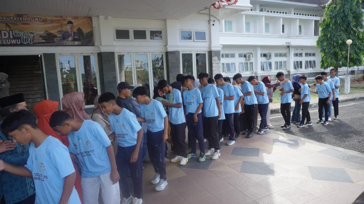 Sekda Luwu Lepas Tim Sepak Bola U-15 Menuju Kompetisi Tingkat Provinsi