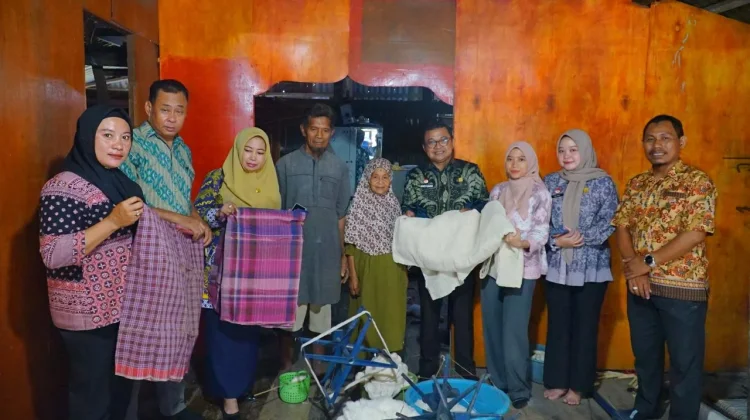 Percepat Perlindungan Tenun Tope, Kemenkum Sulsel Dampingi Penyusunan Dokumen IG