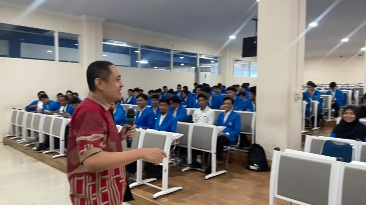 Kepala Humas Unismuh Bekali Mahasiswa FAI Keterampilan Menulis B…
