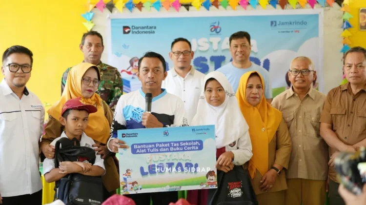 Jamkrindo Beri Bantuan Perlengkapan Sekolah