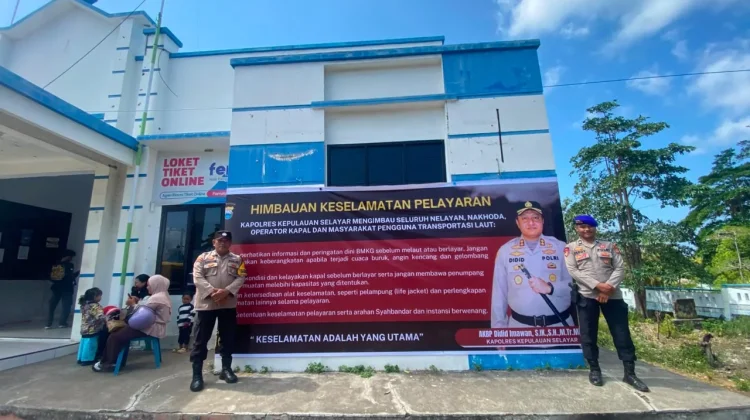 Kapolres Selayar  Sosialisasikan dan Pasang Himbauan  keselamatan pelayaran