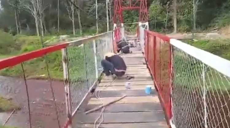 Kodam Hasanuddin Kebut Pembangunan Tiga Puluh Tujuh Jembatan Gantung