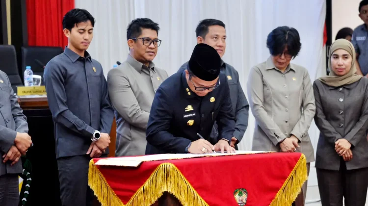 DPRD Gowa Sahkan Pertanggungjawaban APBD 2025 Menjadi Perda