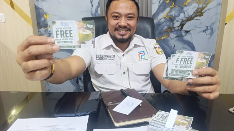 Perumda Pasar Makassar Gelar Festival Kelapa Muda Gratis