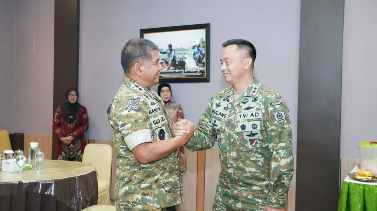 Pangdam XIV/Hasanuddin Terima Kunjungan Pangdivif 3 Kostrad Makassar
