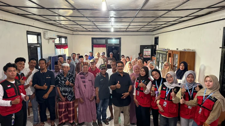Mahasiswa KKN Unhas Edukasi Warga Tonronge Kelola Limbah Organik dengan EM4