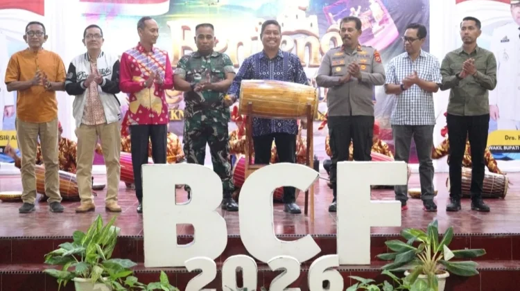Sekda Selayar Apresiasi Pengabdian Mahasiswa KKN UGM