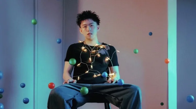 Bukan Nge-Rap, Rich Brian Jadi Pengisi Suara “Om Telolet Om” di Single Baru No Na