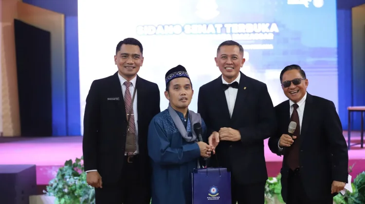 Ustadz Maulana Bekali Maba Poltekpar Makassar: Raih Dunia dan Akhirat dengan Ilmu
