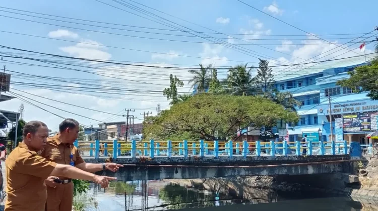 Kecamatan Tamalate dan Mariso Bersihkan Kanal