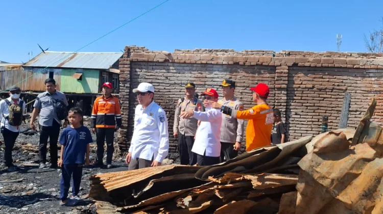 Bantu Korban Kebakaran, BAZNAS Makassar Beri Bantuan Sekolah hingga Modal Usaha