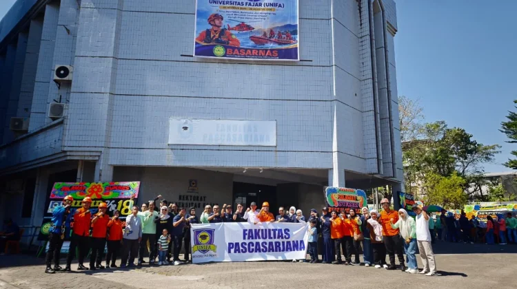 Basarnas Tampilkan Aksi Rapelling di HUT ke-18 UNIFA