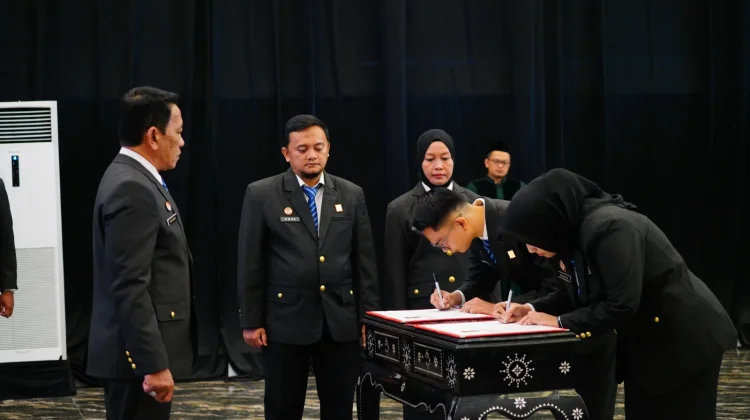 Kakanwil Kemenkum Lantik Perencana dan Analis Pengelolaan Keuangan APBN