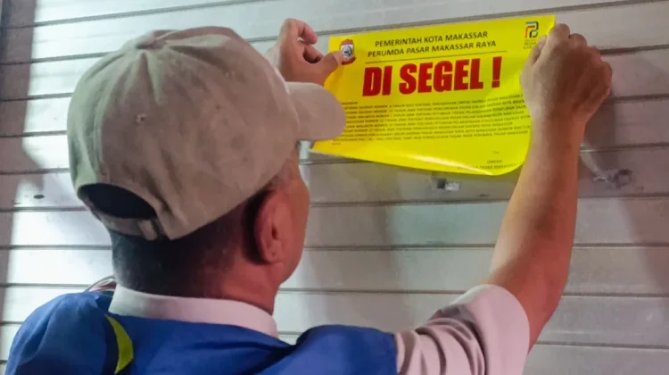 Tunggakan Sewa Kios Rp598,7 Juta, Perumda Pasar Makassar Segel Kios di Pasar Daya
