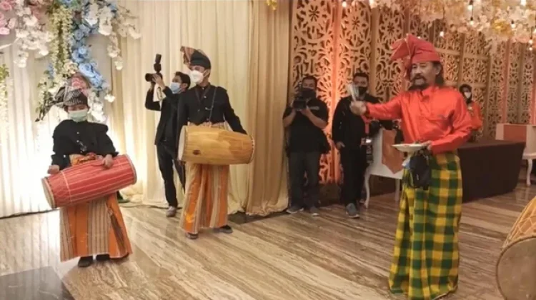 Pakkio' Bunting : Mahakarya Sastra Lisan Penyambutan Pengantin Suku Makassar