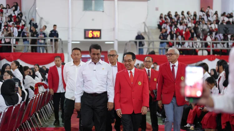Menteri Pertanian Ajak Mahasiswa Baru Unhas Berinovasi untuk Kedaulatan Pangan