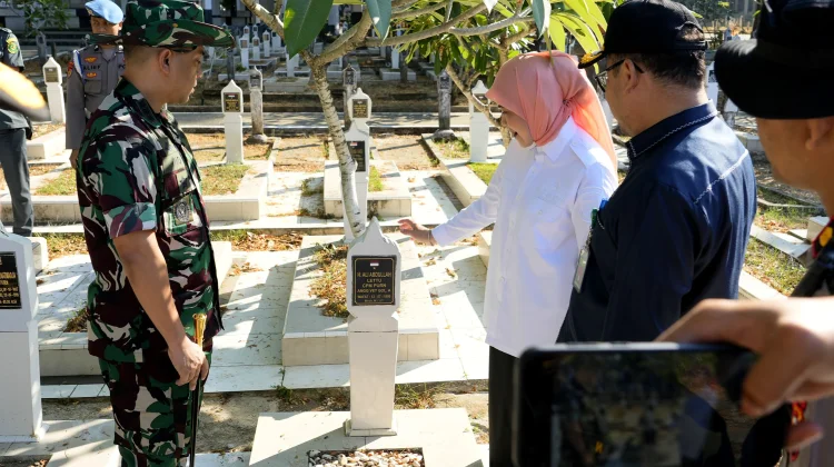Wakil Walikota Makassar Hadiri Karya Bakti di Taman Makam Pahlawan