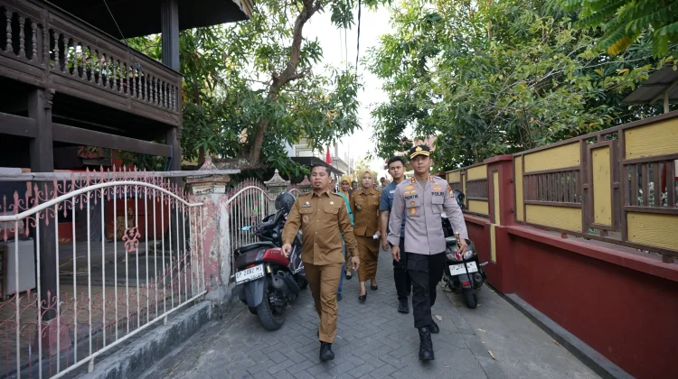 Wali Kota Parepare Serahkan Bantuan Tunai untuk Korban Kebakaran Watang Soreang