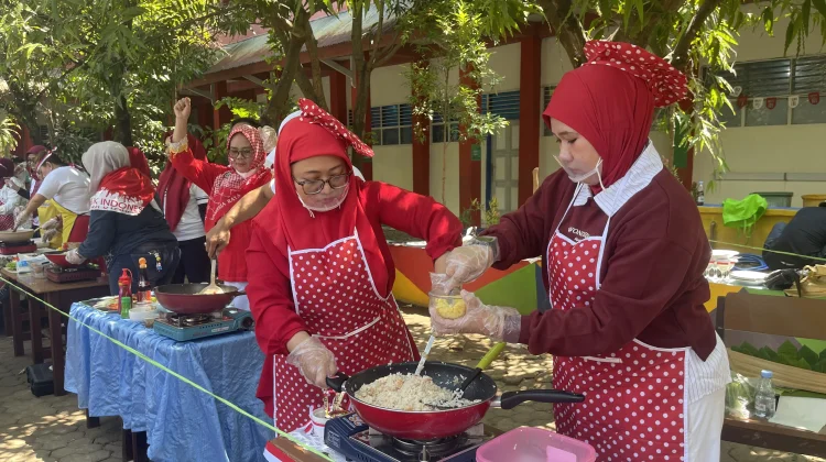Meriahkan HUT RI, SD Percontohan PAM Gelar Lomba Masak Orang Tua dan Guru