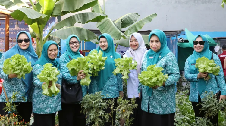 Dorong Ketahanan Pangan Keluarga, TP PKK Makassar Nilai Kebun Aku Hatinya PKK